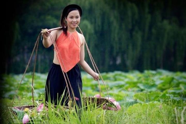 Xu hướng 4 kiểu áo sơ mi dìm dáng, xỉn: Hotspot Matrix tiết lộ bí quyết video viral